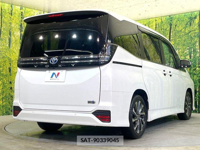 Toyota VOXY HYBRID 2023-12 6674115-17