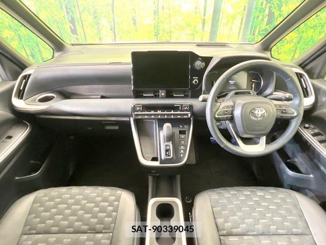 Toyota VOXY HYBRID 2023-12 6674115-1