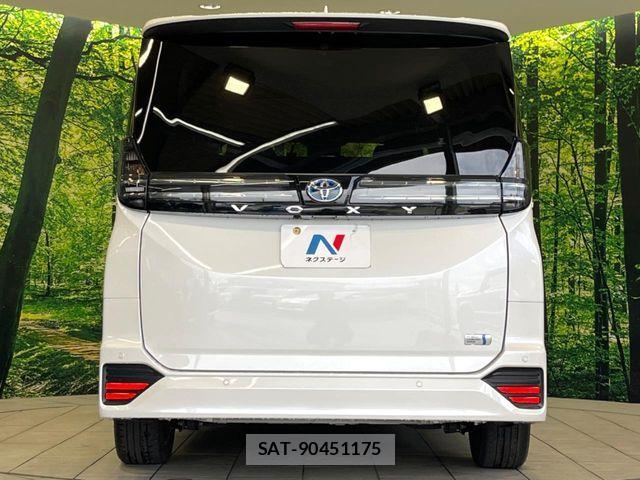 Toyota VOXY HYBRID 2022-09 6674117-15
