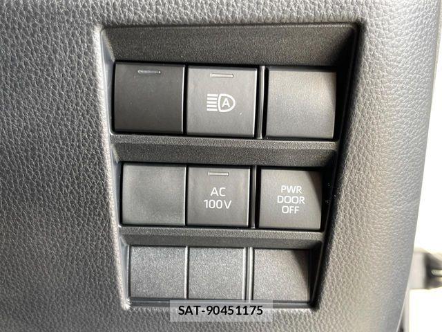 Toyota VOXY HYBRID 2022-09 6674117-6