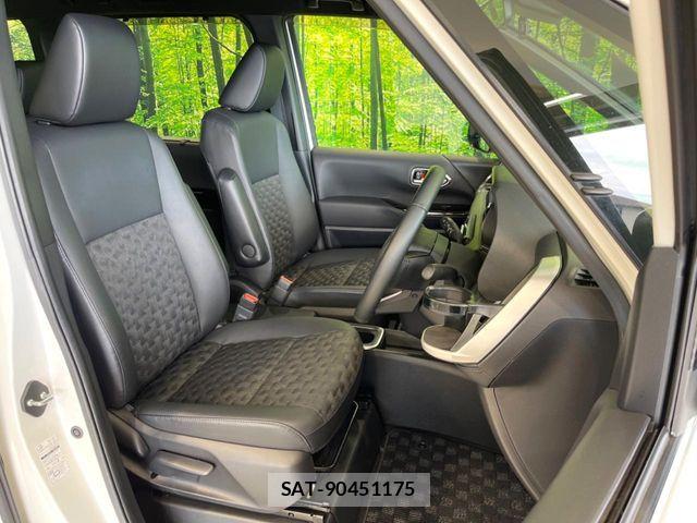 Toyota VOXY HYBRID 2022-09 6674117-7