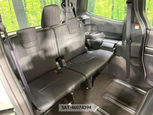 Toyota VOXY HYBRID 2024-03 6674132-9
