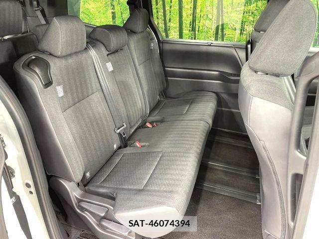 Toyota VOXY HYBRID 2024-03 6674132-8