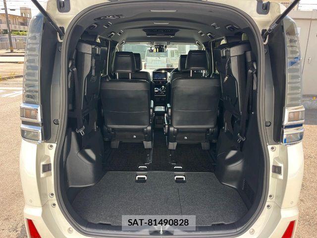 Toyota VOXY HYBRID 2020-11 6678748-11