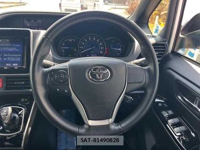 Toyota VOXY HYBRID 2020-11 6678748-12