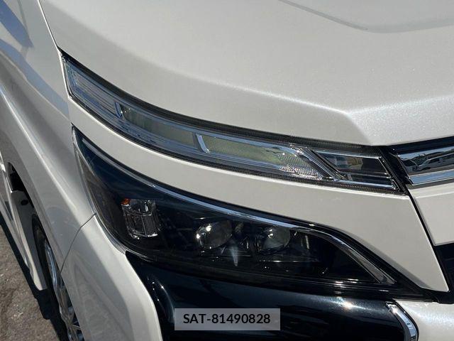 Toyota VOXY HYBRID 2020-11 6678748-13