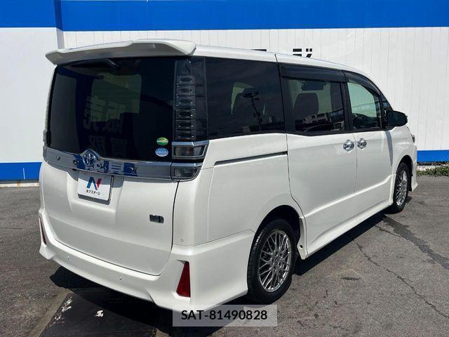 Toyota VOXY HYBRID 2020-11 6678748-18