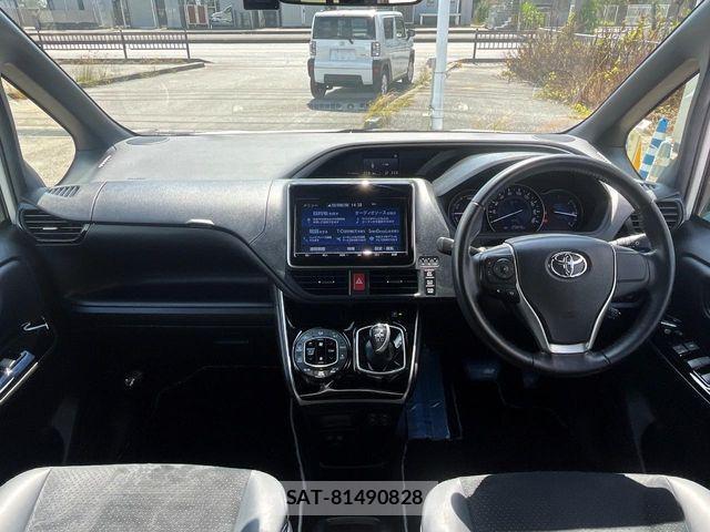 Toyota VOXY HYBRID 2020-11 6678748-1