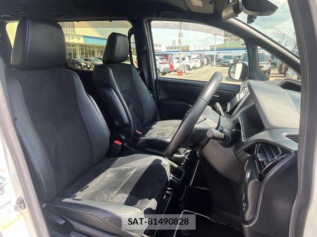 Toyota VOXY HYBRID 2020-11 6678748-8