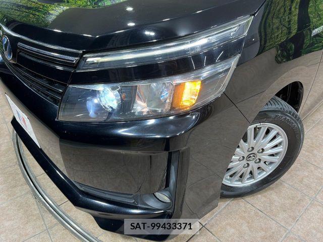 Toyota VOXY HYBRID 2015-03 6678765-12