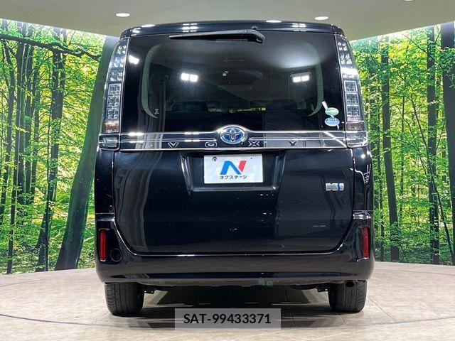 Toyota VOXY HYBRID 2015-03 6678765-15