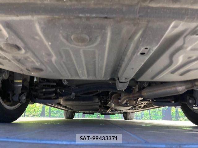 Toyota VOXY HYBRID 2015-03 6678765-19