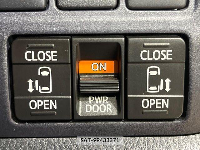 Toyota VOXY HYBRID 2015-03 6678765-5