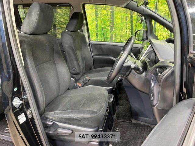 Toyota VOXY HYBRID 2015-03 6678765-7