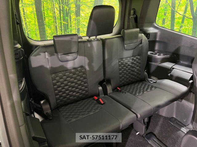 Toyota VOXY HYBRID 2026-04 6678716-9