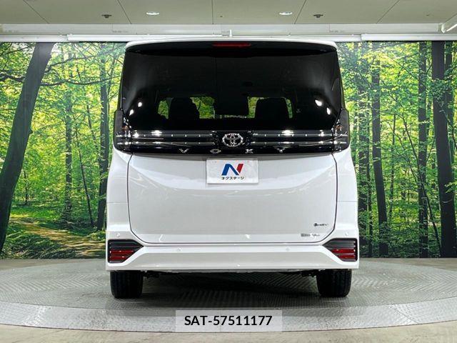 Toyota VOXY HYBRID 2026-04 6678716-15