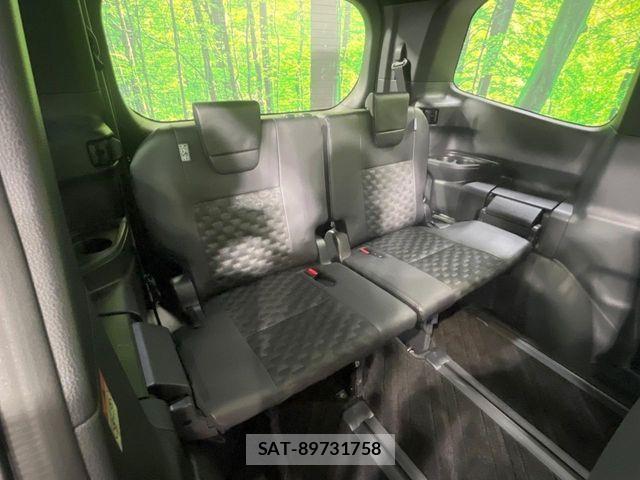 Toyota VOXY HYBRID 2024-11 6678723-10