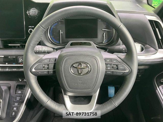 Toyota VOXY HYBRID 2024-11 6678723-12