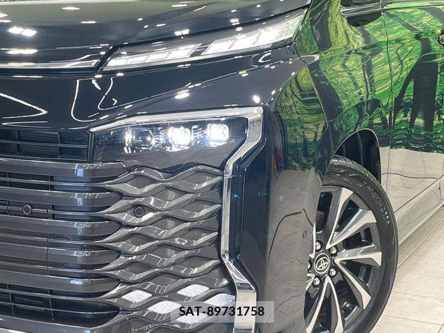 Toyota VOXY HYBRID 2024-11 6678723-13