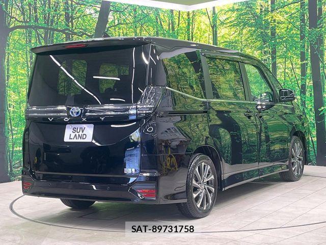 Toyota VOXY HYBRID 2024-11 6678723-17