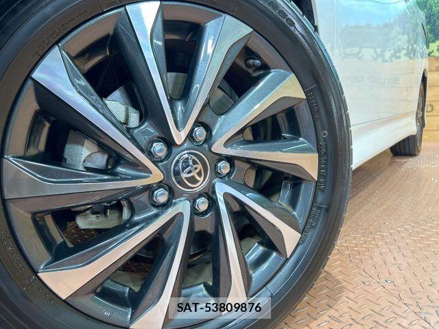Toyota VOXY HYBRID 2023-12 6678728-12