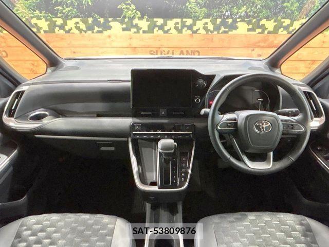 Toyota VOXY HYBRID 2023-12 6678728-1