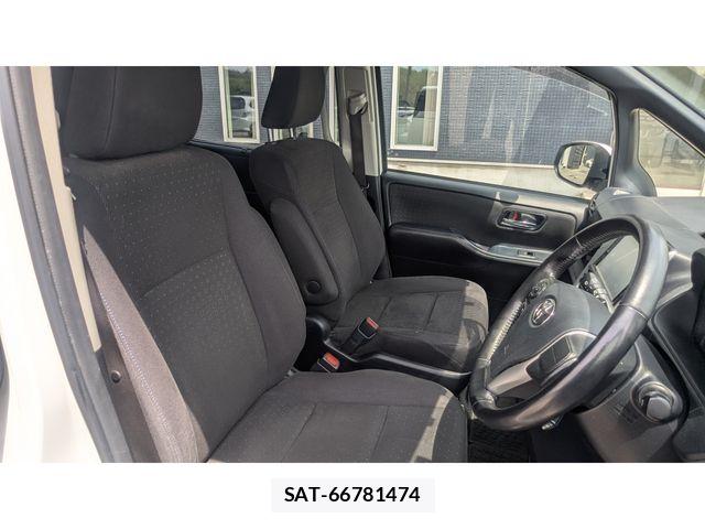 Toyota VOXY HYBRID 2015-01 6678768-9