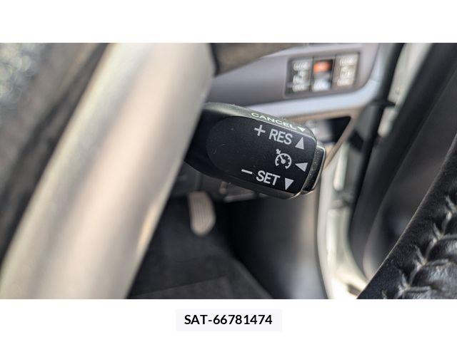 Toyota VOXY HYBRID 2015-01 6678768-17
