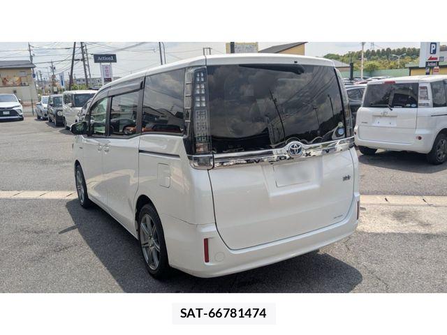 Toyota VOXY HYBRID 2015-01 6678768-5