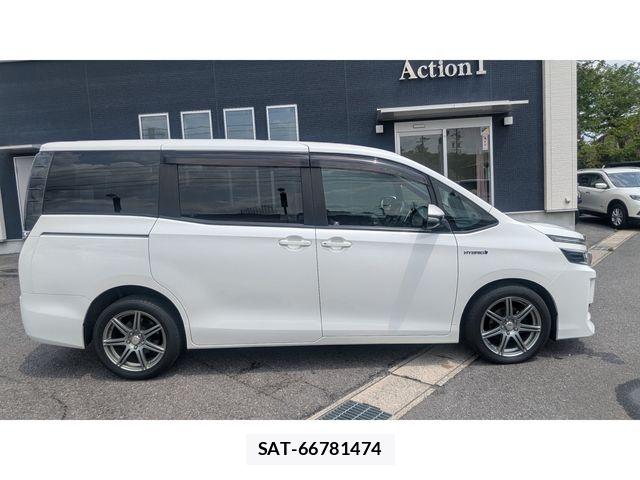 Toyota VOXY HYBRID 2015-01 6678768-7