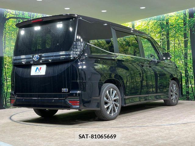 Toyota VOXY HYBRID 2024-07 6678732-16