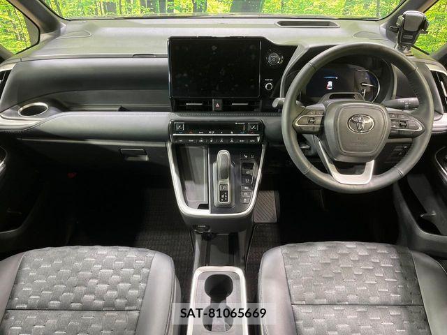 Toyota VOXY HYBRID 2024-07 6678732-1