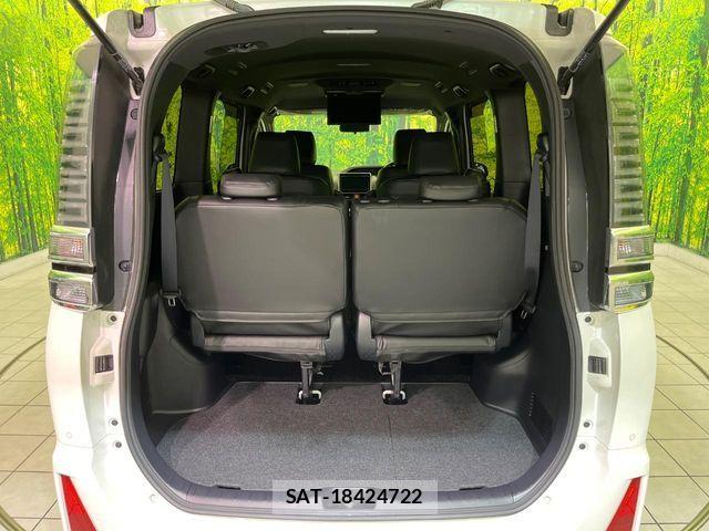 Toyota VOXY HYBRID 2019-05 6678753-10
