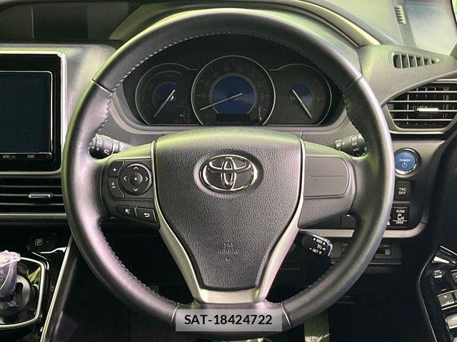 Toyota VOXY HYBRID 2019-05 6678753-11