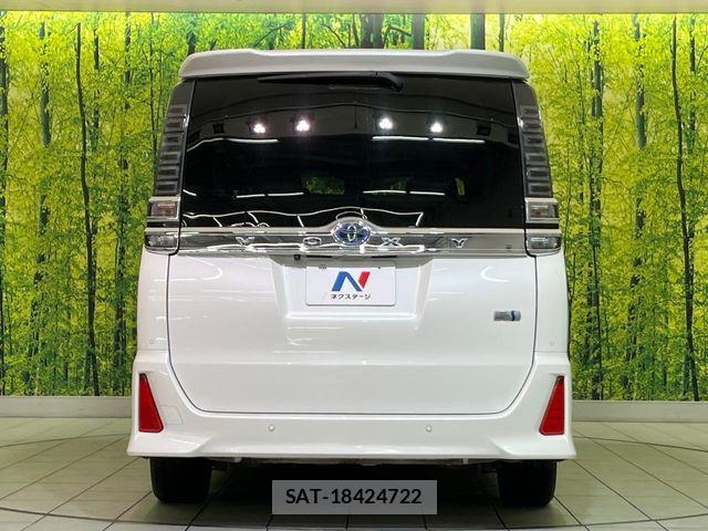 Toyota VOXY HYBRID 2019-05 6678753-15