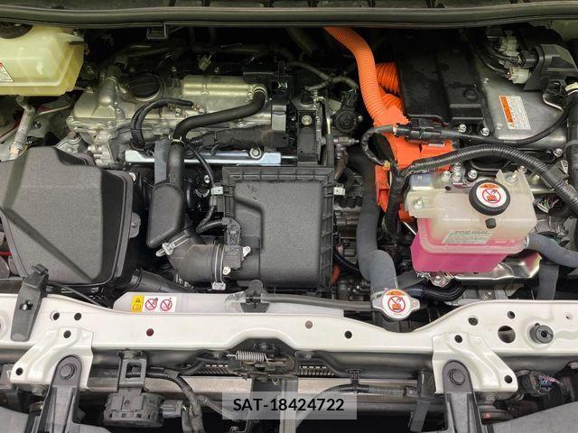 Toyota VOXY HYBRID 2019-05 6678753-18