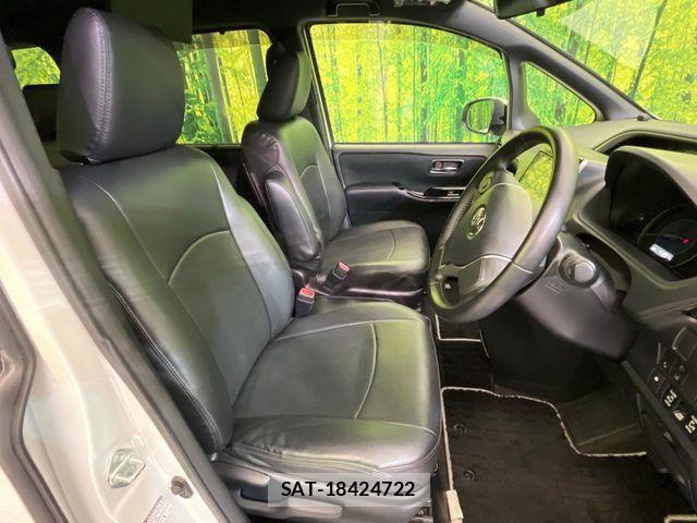 Toyota VOXY HYBRID 2019-05 6678753-7