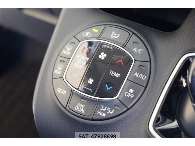 Toyota VOXY HYBRID 2016-02 6678760-9