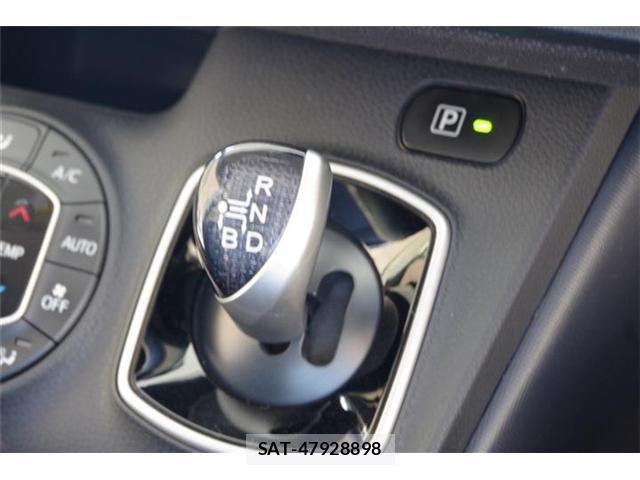 Toyota VOXY HYBRID 2016-02 6678760-10