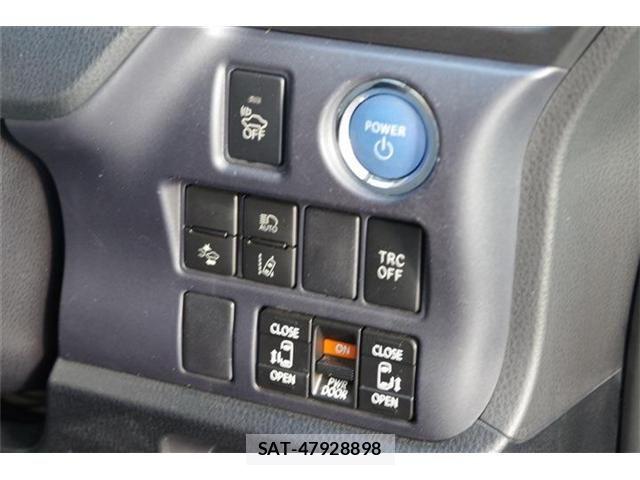 Toyota VOXY HYBRID 2016-02 6678760-11