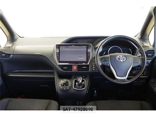 Toyota VOXY HYBRID 2016-02 6678760-1