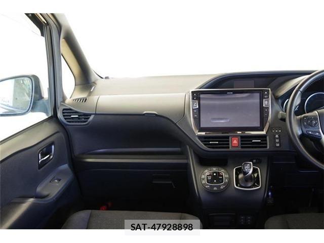 Toyota VOXY HYBRID 2016-02 6678760-26