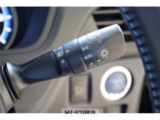 Toyota VOXY HYBRID 2016-02 6678760-29