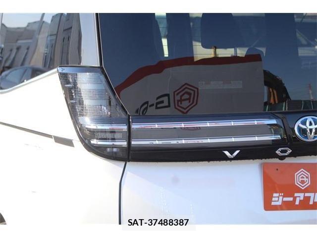 Toyota VOXY HYBRID 2025-07 6678746-14