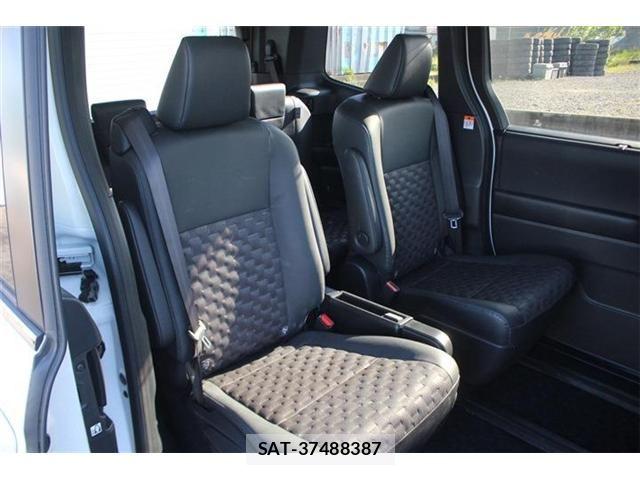 Toyota VOXY HYBRID 2025-07 6678746-20