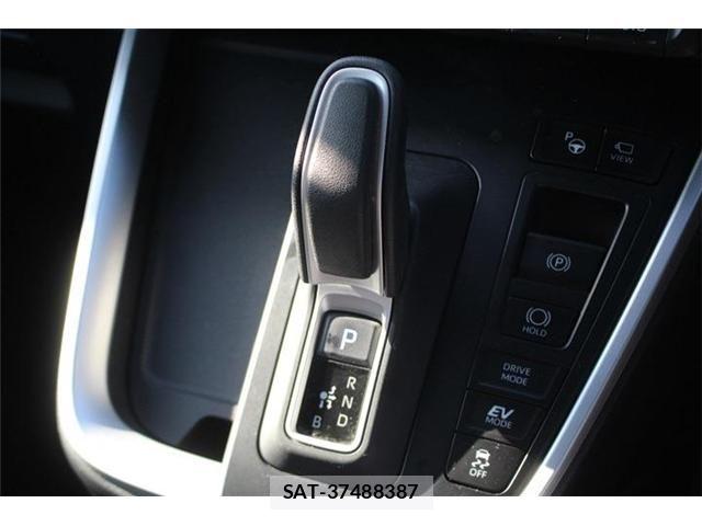 Toyota VOXY HYBRID 2025-07 6678746-24