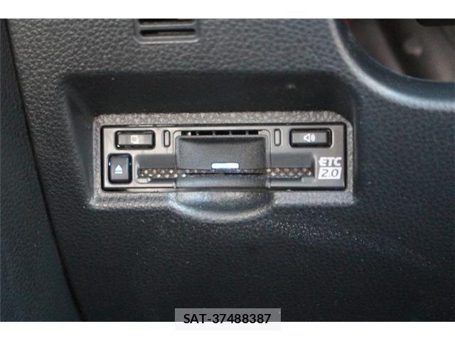 Toyota VOXY HYBRID 2025-07 6678746-4