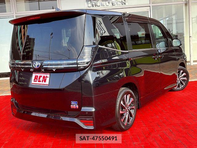 Toyota VOXY HYBRID 2022-12 6678745-2