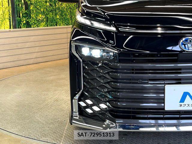 Toyota VOXY HYBRID 2023-07 6678733-11