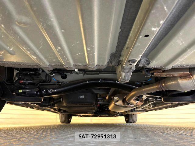 Toyota VOXY HYBRID 2023-07 6678733-18